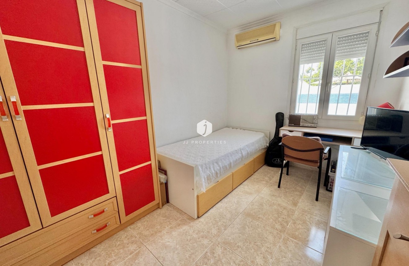 D'occasion - Villa -
Dolores - Comunidad Valenciana