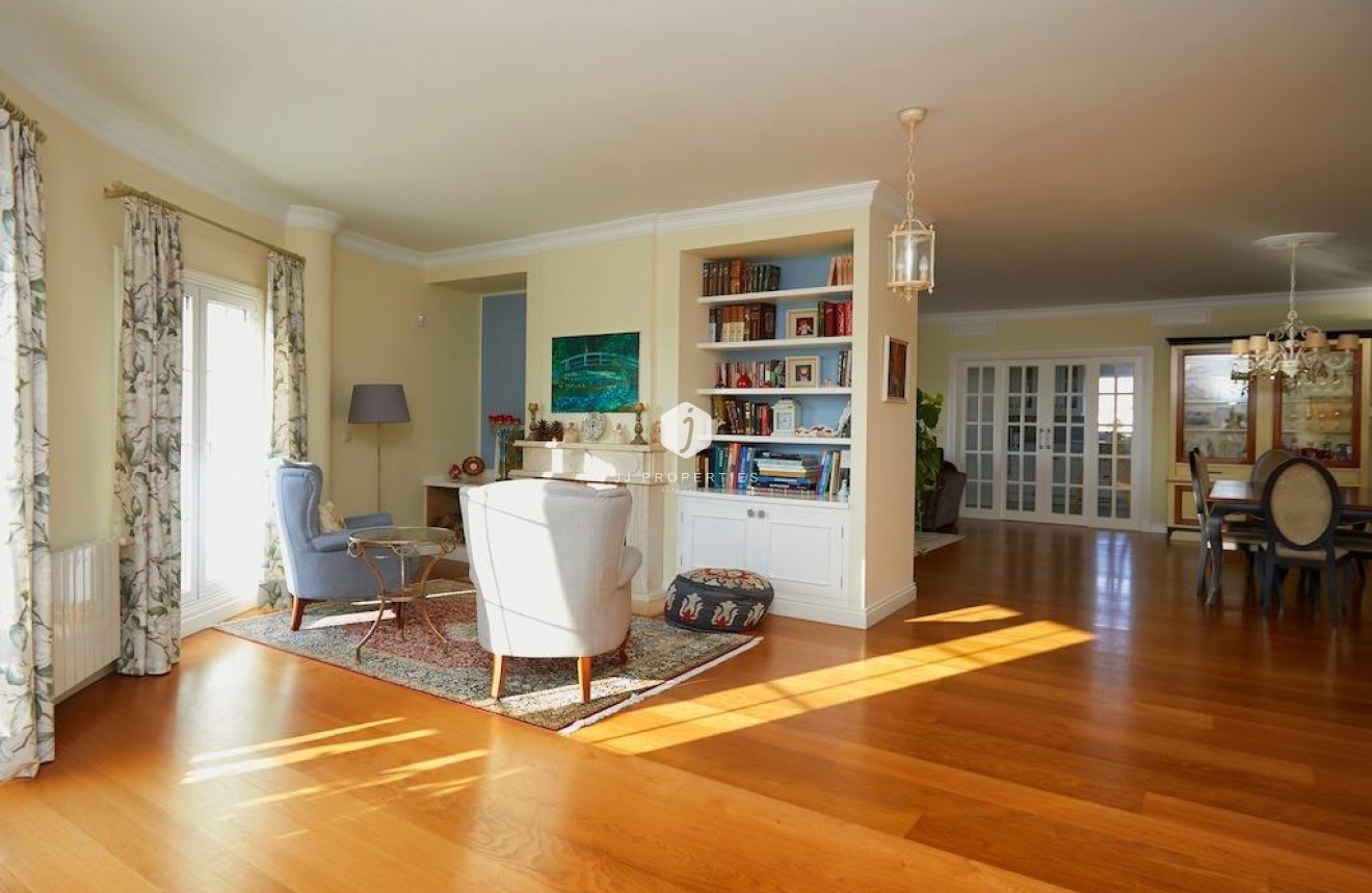 Resale - Villa -
Rojales - Inland