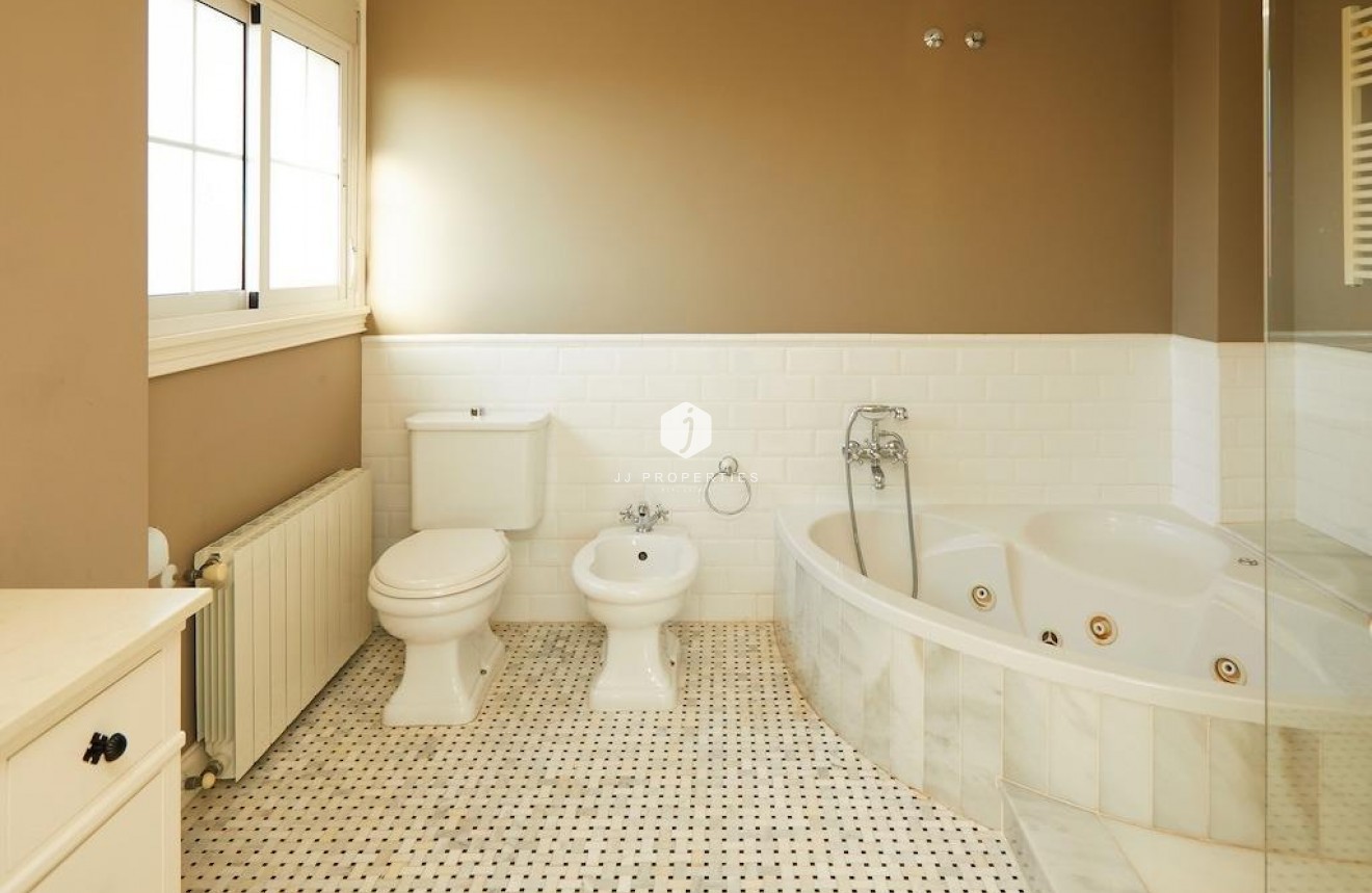 Resale - Villa -
Rojales - Inland