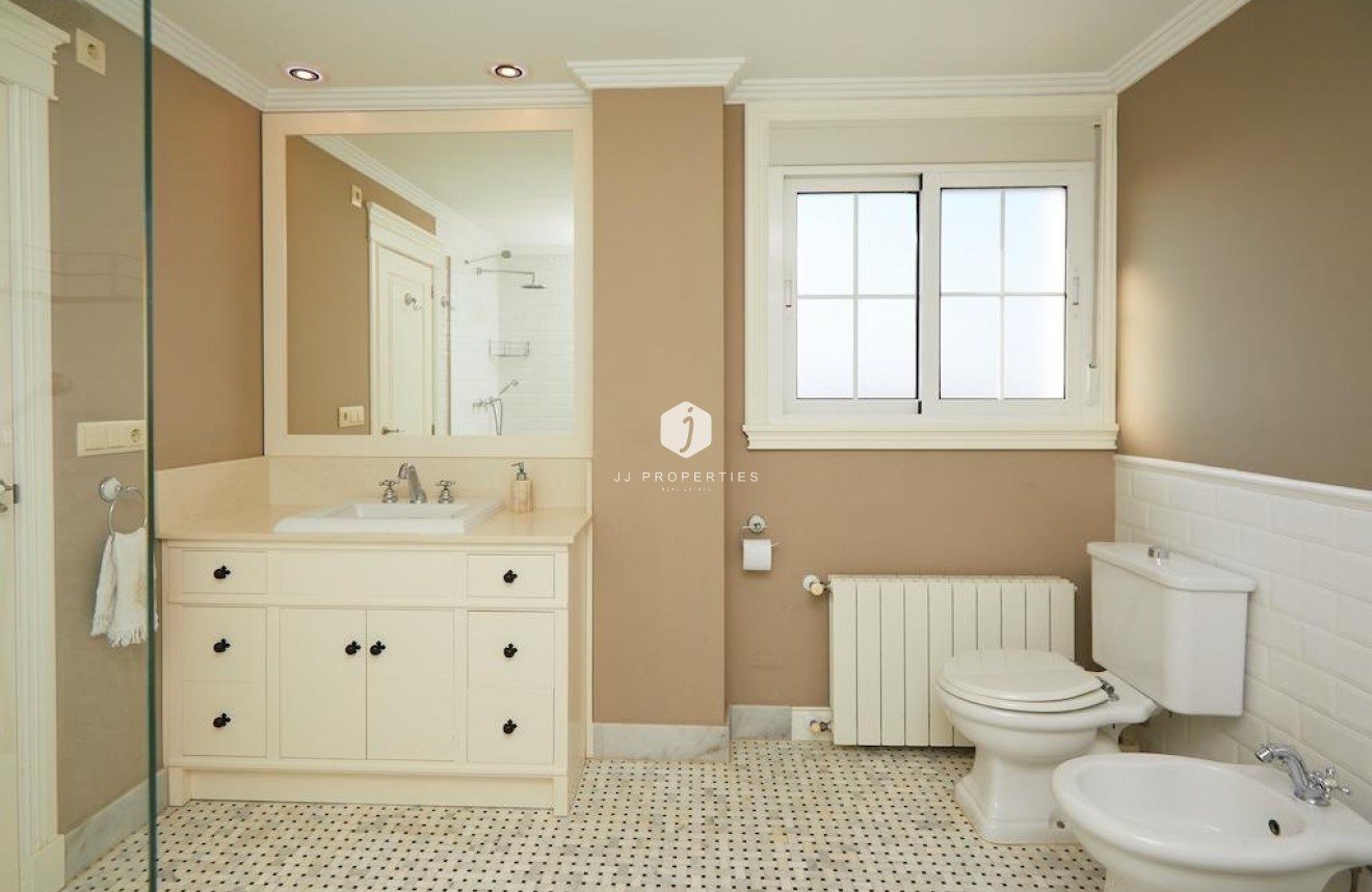 Resale - Villa -
Rojales - Inland