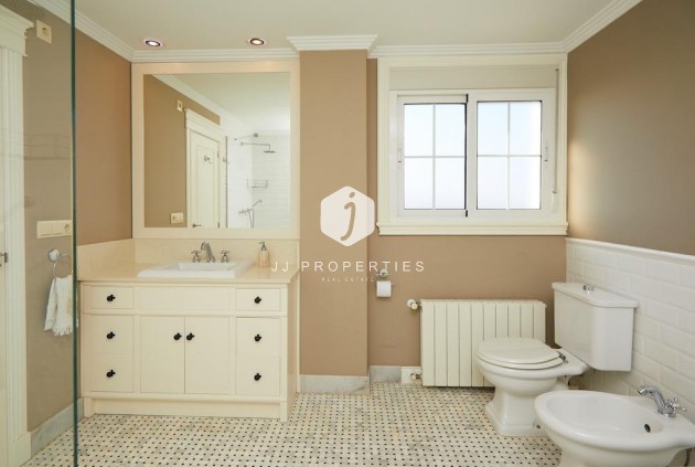 Resale - Villa -
Rojales - Inland