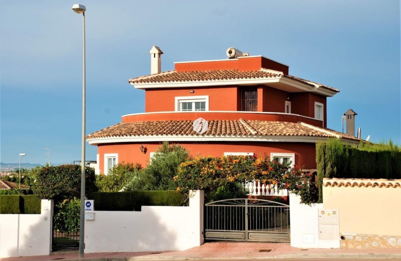 Resale - Villa -
Rojales - Inland