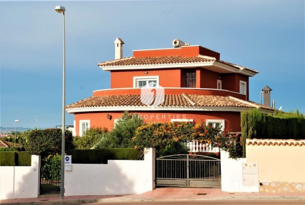 Resale - Villa -
Rojales - Inland