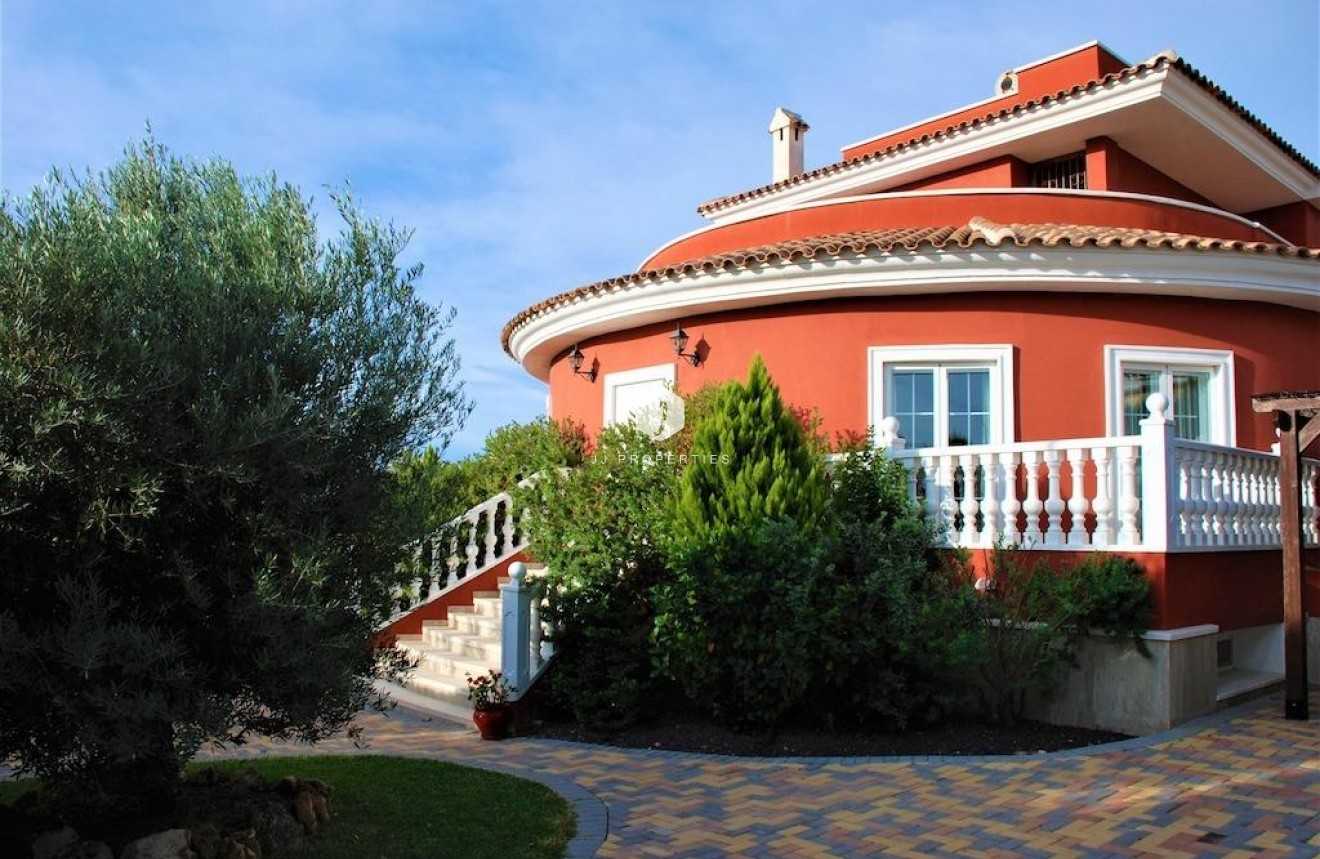 Resale - Villa -
Rojales - Inland