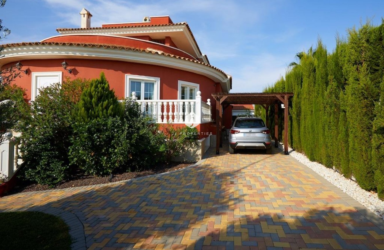 Resale - Villa -
Rojales - Inland