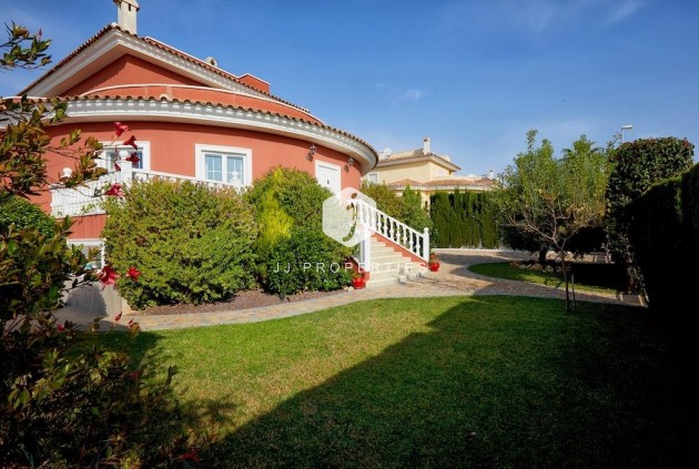 Resale - Villa -
Rojales - Inland