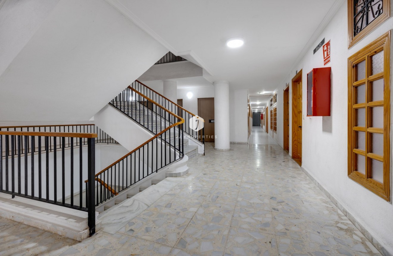 Resale - Apartment / flat -
Torrevieja - Costa Blanca