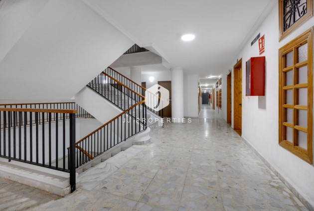 Resale - Apartment / flat -
Torrevieja - Costa Blanca