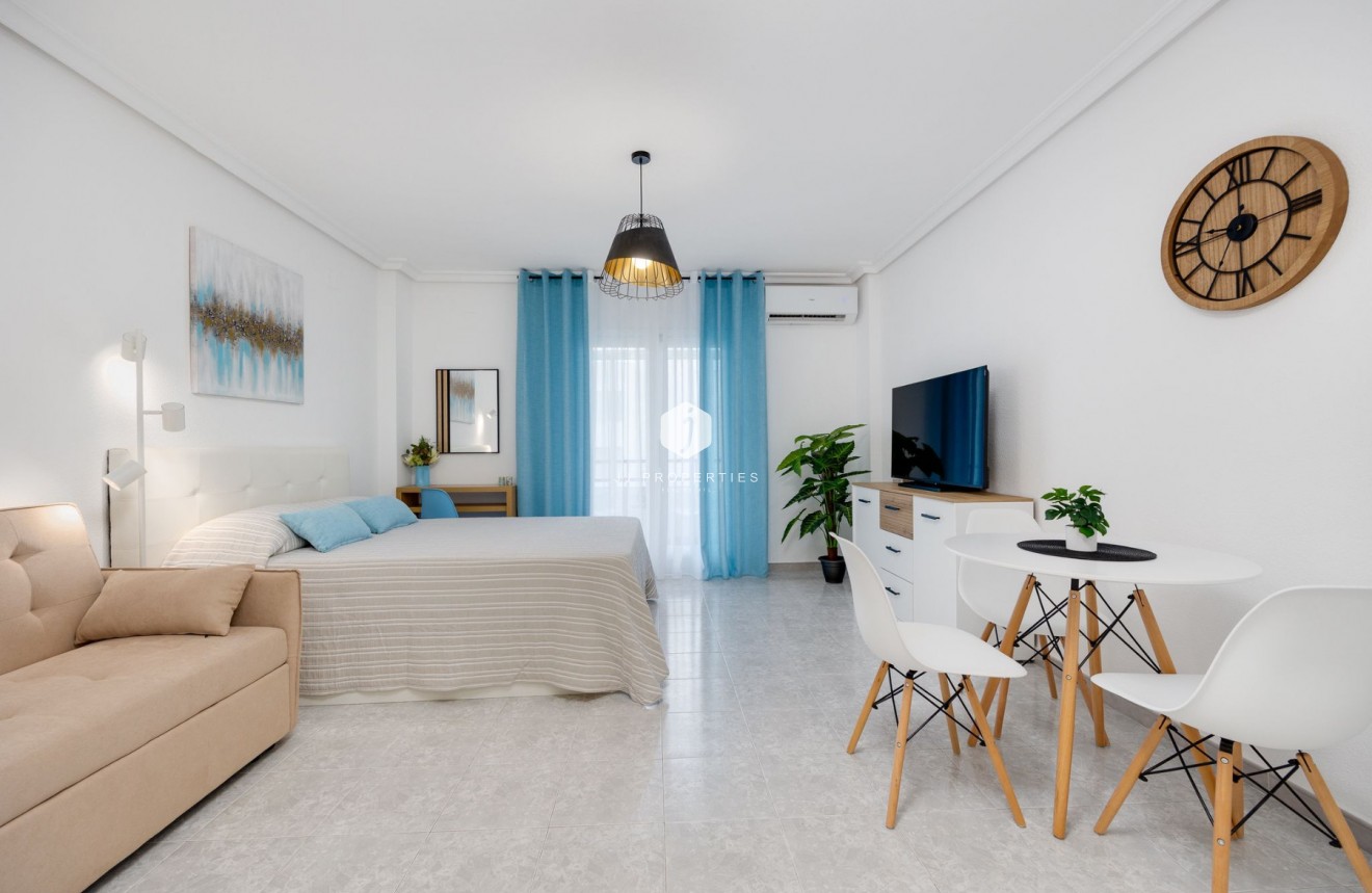 Resale - Apartment / flat -
Torrevieja - Costa Blanca