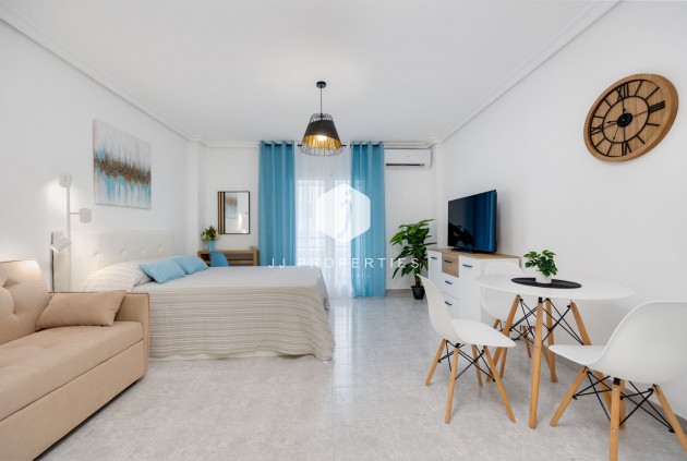 Resale - Apartment / flat -
Torrevieja - Costa Blanca