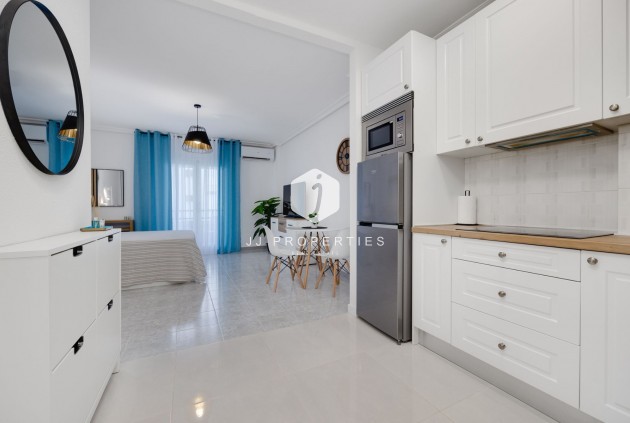 Resale - Apartment / flat -
Torrevieja - Costa Blanca