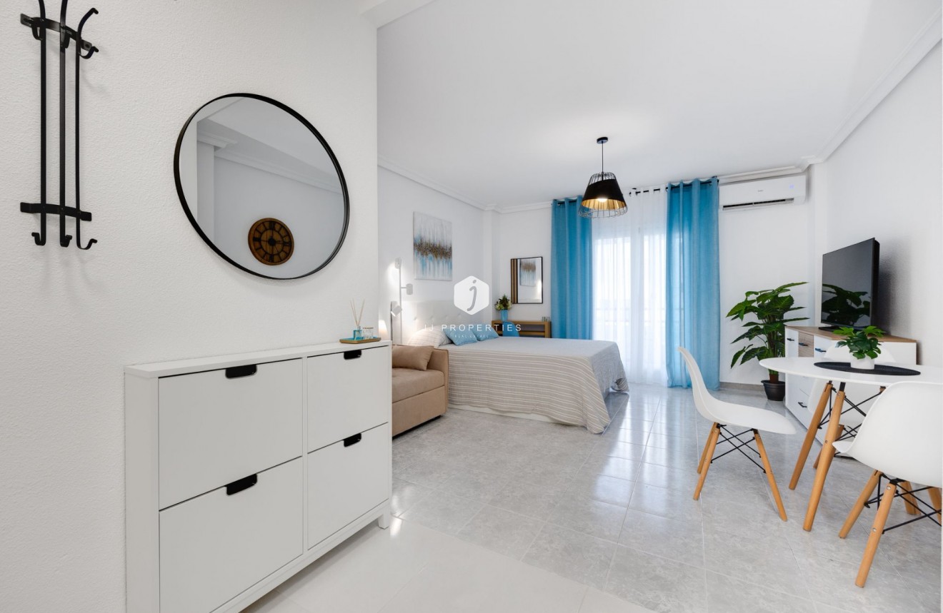 Resale - Apartment / flat -
Torrevieja - Costa Blanca