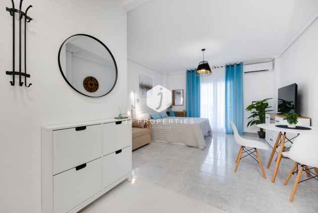 Resale - Apartment / flat -
Torrevieja - Costa Blanca