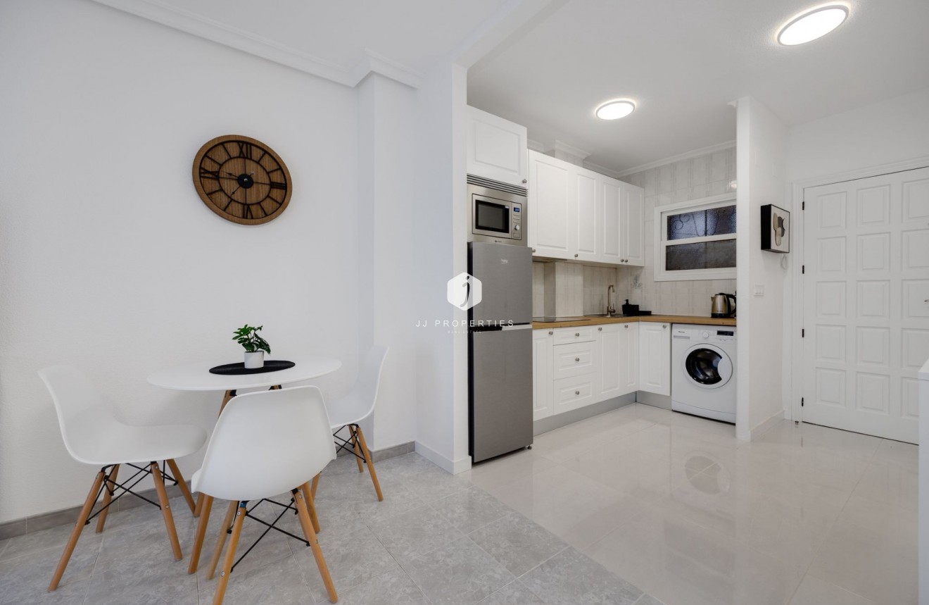 Resale - Apartment / flat -
Torrevieja - Costa Blanca