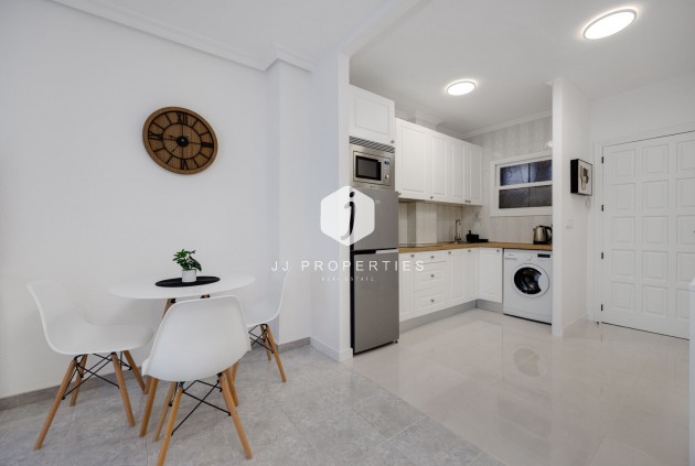 Resale - Apartment / flat -
Torrevieja - Costa Blanca