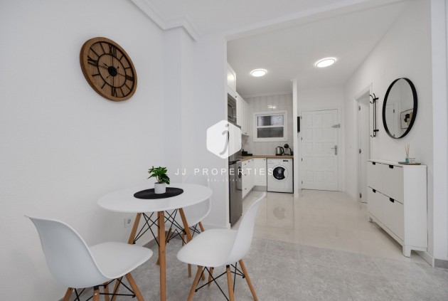Resale - Apartment / flat -
Torrevieja - Costa Blanca