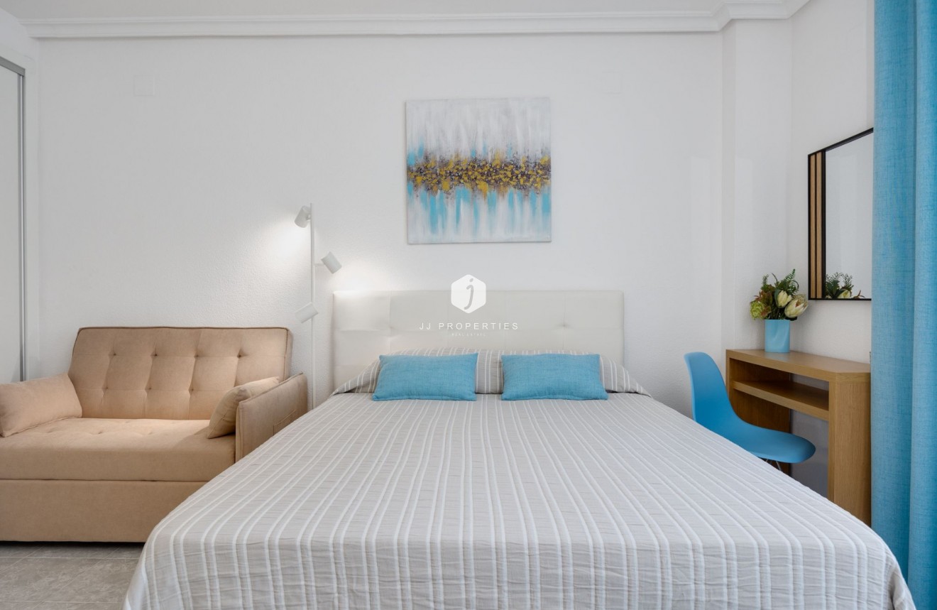 Resale - Apartment / flat -
Torrevieja - Costa Blanca