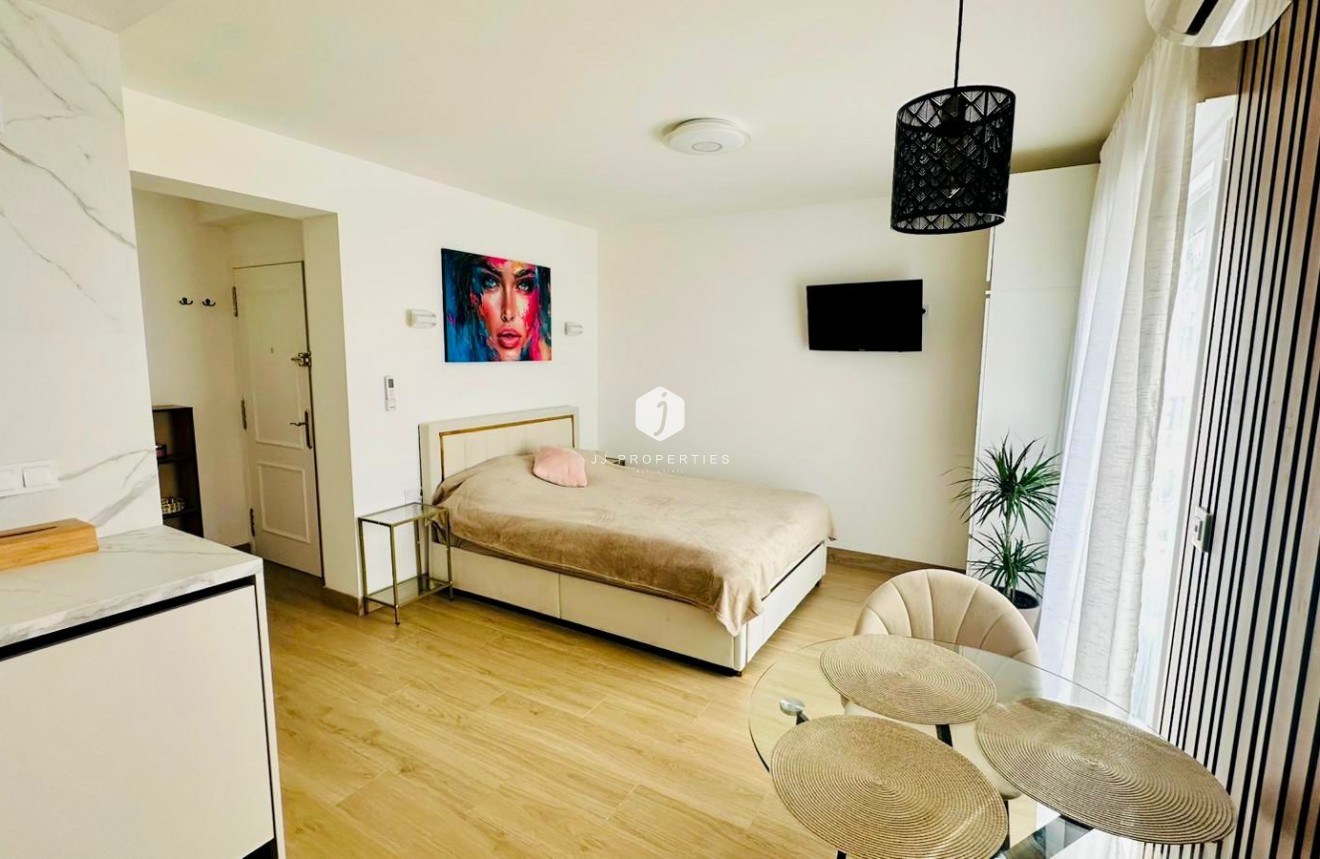 Resale - Apartment / flat -
Torrevieja - Costa Blanca