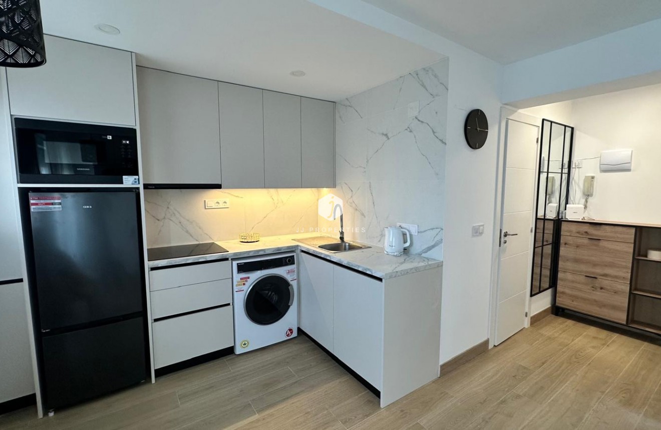 Resale - Apartment / flat -
Torrevieja - Costa Blanca