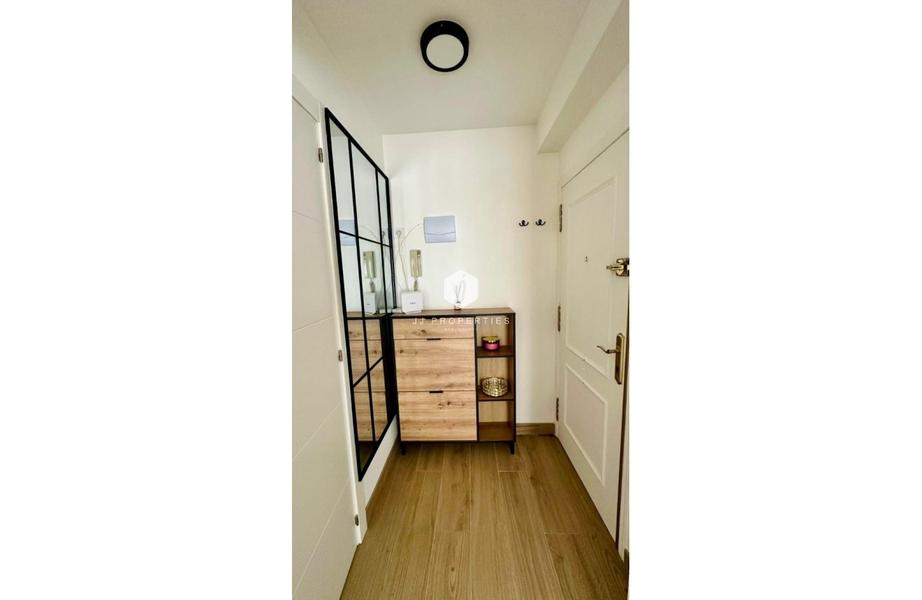 Resale - Apartment / flat -
Torrevieja - Costa Blanca