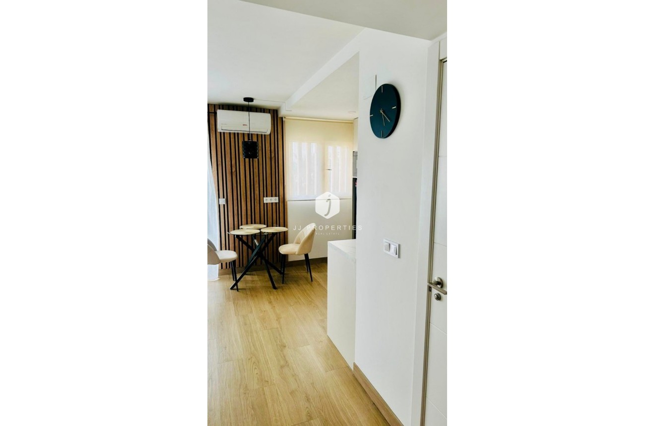 Resale - Apartment / flat -
Torrevieja - Costa Blanca