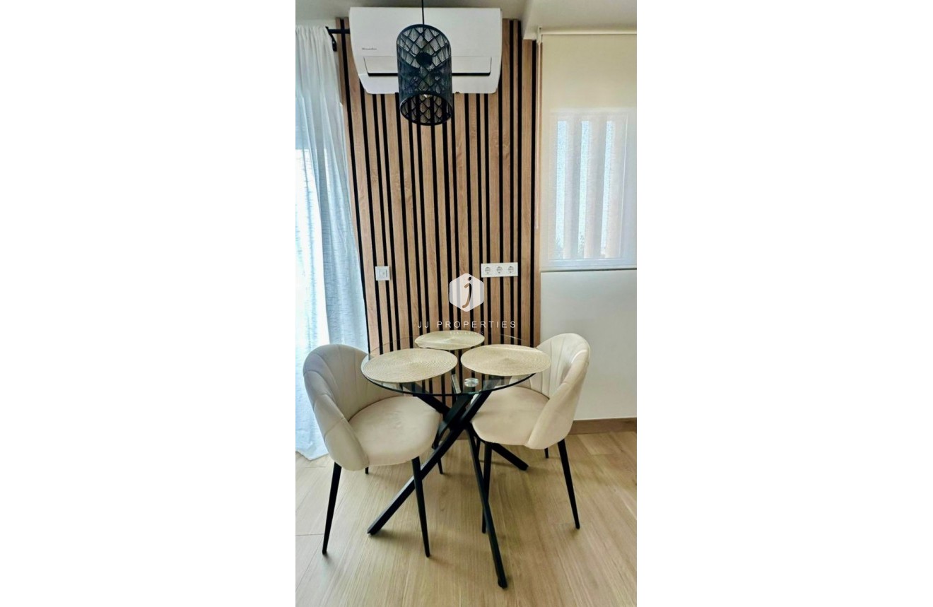 Resale - Apartment / flat -
Torrevieja - Costa Blanca