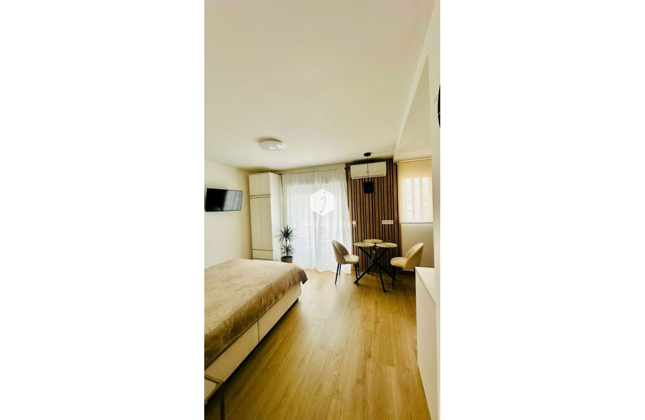 Resale - Apartment / flat -
Torrevieja - Costa Blanca