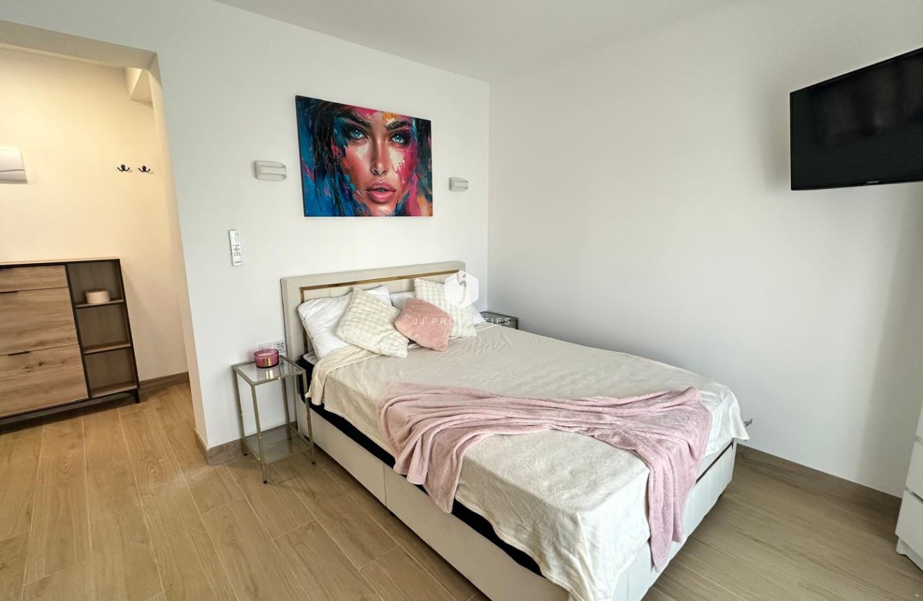 Resale - Apartment / flat -
Torrevieja - Costa Blanca