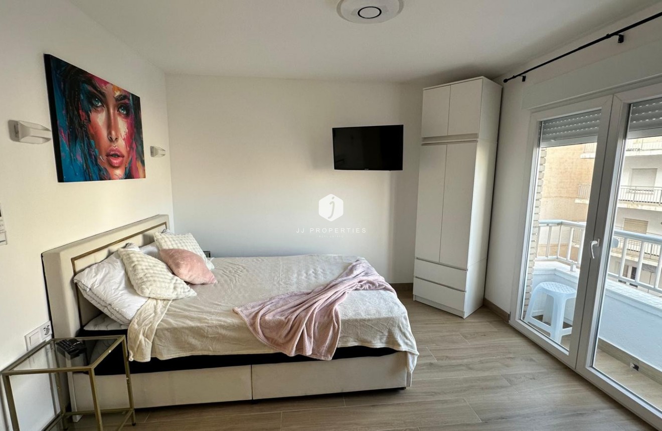 Resale - Apartment / flat -
Torrevieja - Costa Blanca