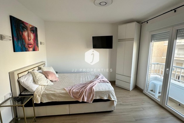 Resale - Apartment / flat -
Torrevieja - Costa Blanca