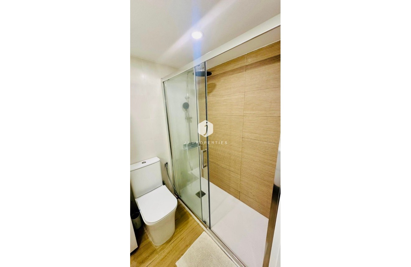 Resale - Apartment / flat -
Torrevieja - Costa Blanca