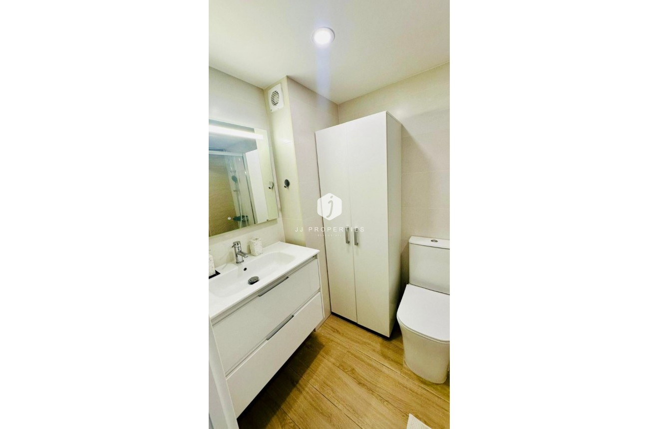 Resale - Apartment / flat -
Torrevieja - Costa Blanca