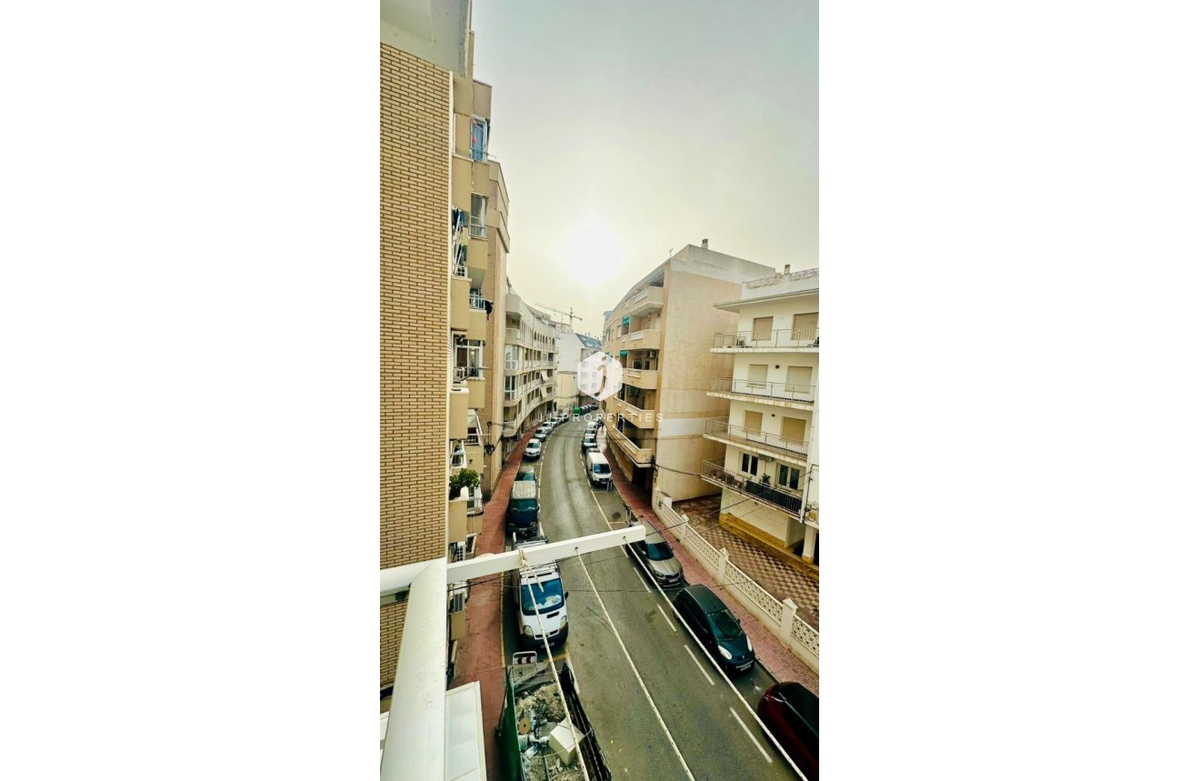 Resale - Apartment / flat -
Torrevieja - Costa Blanca