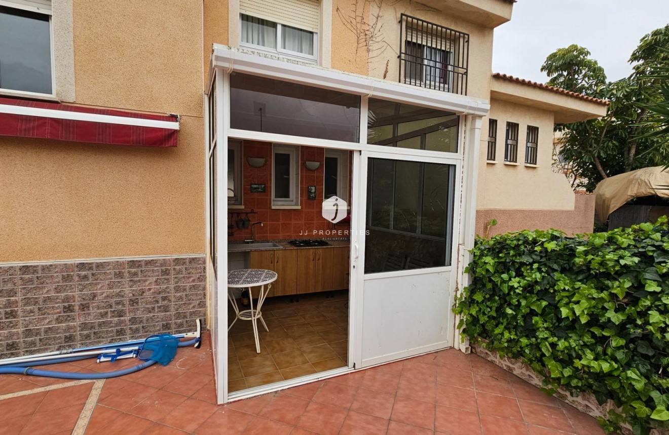 Resale - Villa -
Torrevieja - El chaparral