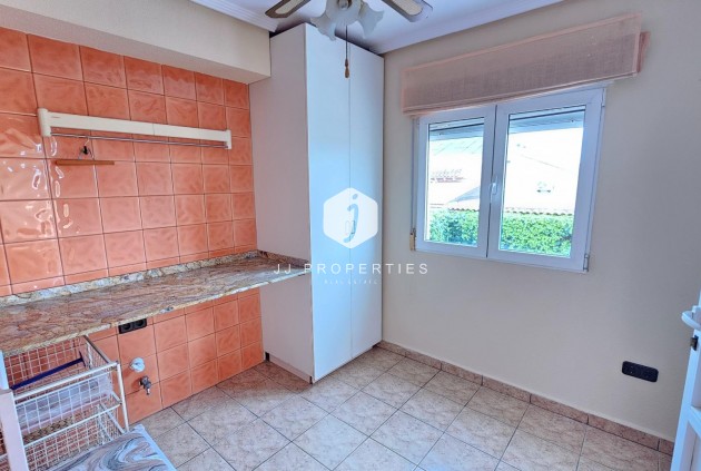 Resale - Villa -
Torrevieja - El chaparral