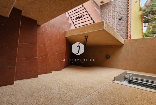 Resale - Villa -
Torrevieja - El chaparral