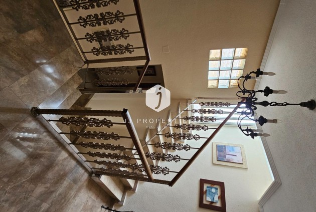 Resale - Villa -
Torrevieja - El chaparral