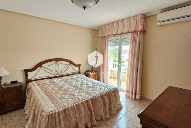 Resale - Villa -
Torrevieja - El chaparral