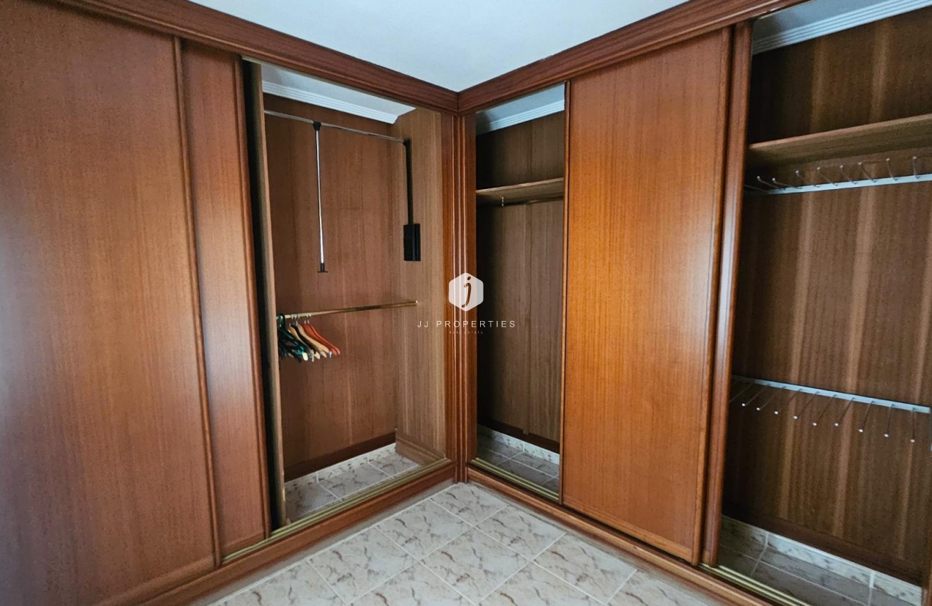 Resale - Villa -
Torrevieja - El chaparral