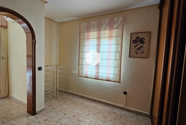 Resale - Villa -
Torrevieja - El chaparral