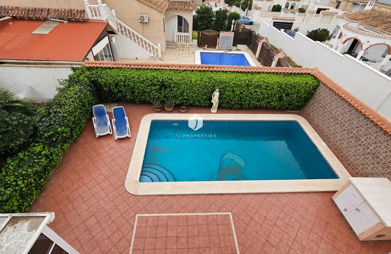Resale - Villa -
Torrevieja - El chaparral