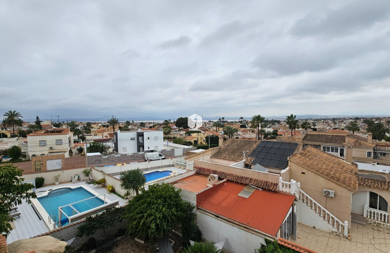 Resale - Villa -
Torrevieja - El chaparral