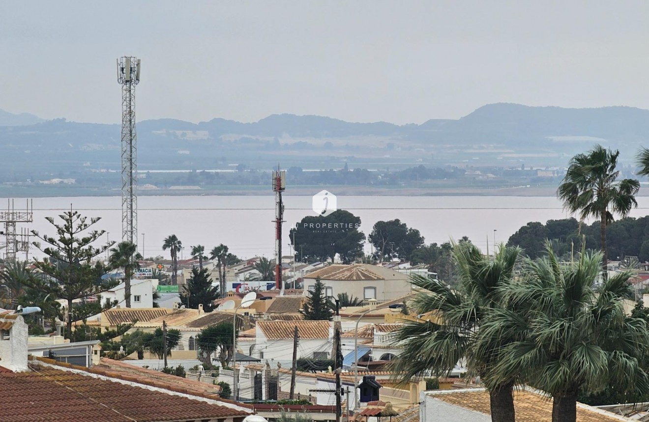 Resale - Villa -
Torrevieja - El chaparral