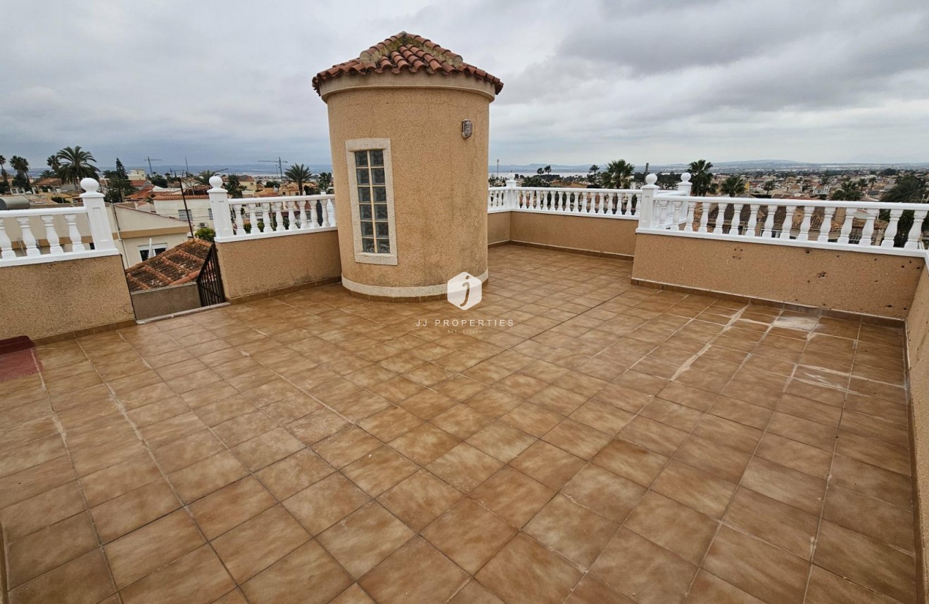 Resale - Villa -
Torrevieja - El chaparral
