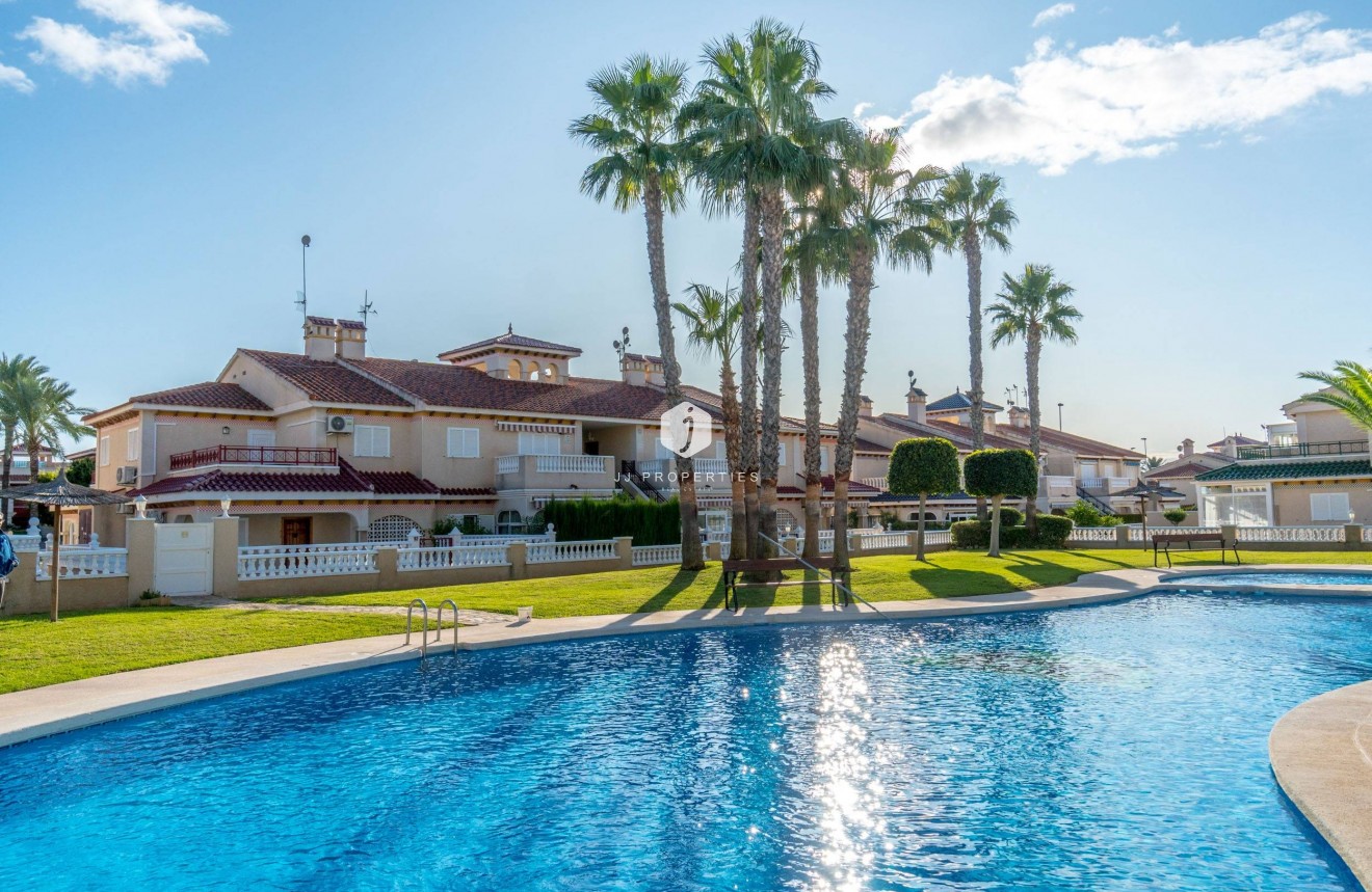 Resale - Duplex -
Orihuela Costa - Playa Flamenca