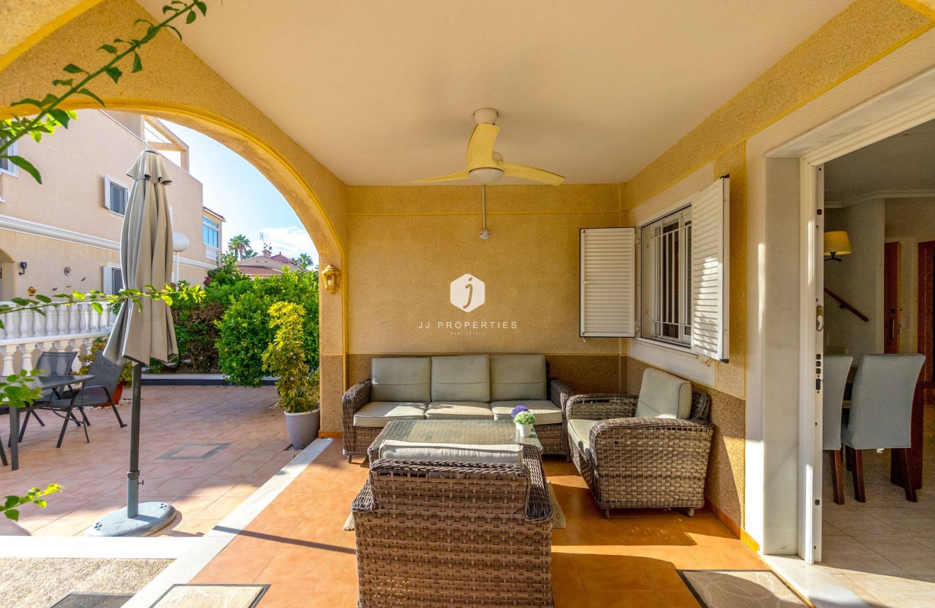 Resale - Duplex -
Orihuela Costa - Playa Flamenca