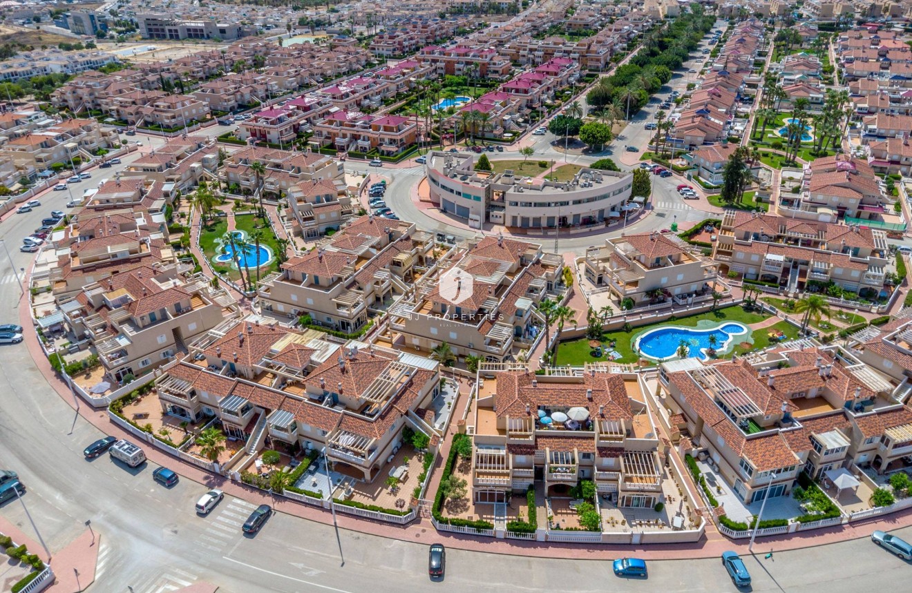 Resale - Duplex -
Orihuela Costa - Playa Flamenca