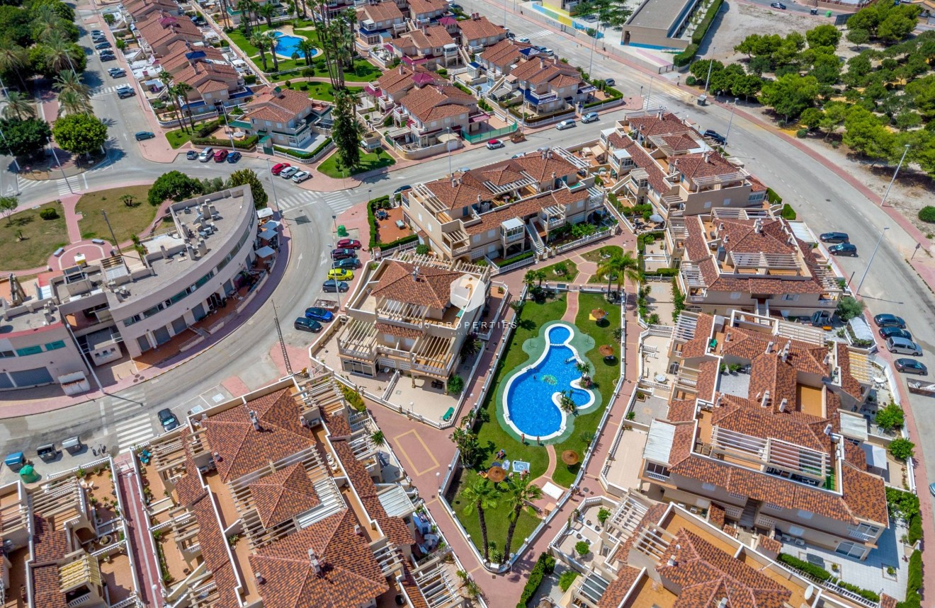 Resale - Duplex -
Orihuela Costa - Playa Flamenca