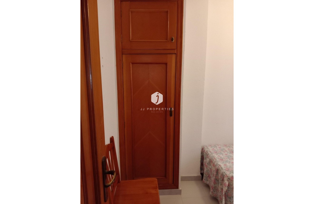 Resale - Apartment / flat -
Torrevieja - Playa del Cura