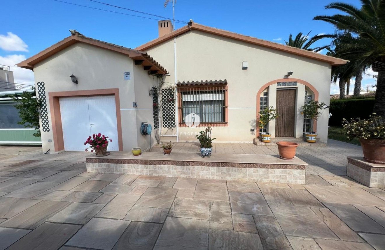 Resale - Villa -
Cabo Roig - Costa Blanca